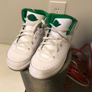 Air Jordan 2 lucky green